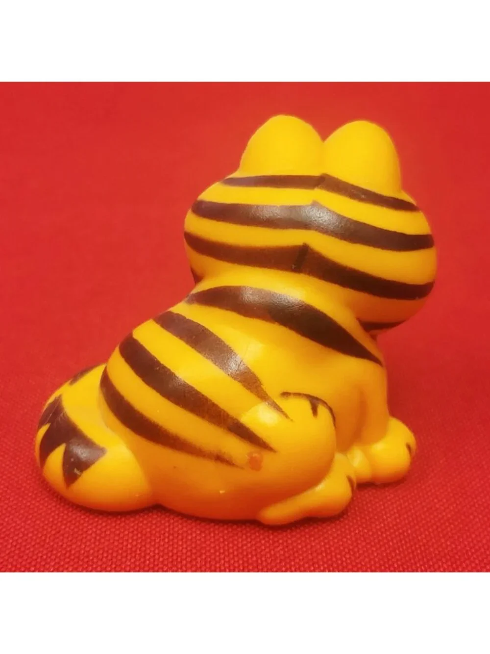 Vintage Garfield Sitting PVC Figurine